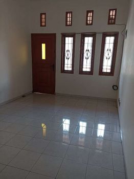 Disewakan Rumah 2 Lantai Siap Huni Komplek Cigadung
