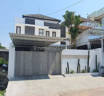 Rumah 2 Lantai di Moh Yamin Renon Dekat Sanur