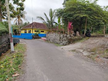 tanah istimewa dijalan palagan km 14 atau barat pabrik garment