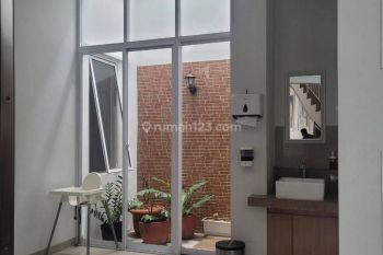 Ruko mewah modern ready to use cocok untuk cafe di gading serpong