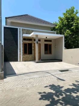 Rumah Baru Tengah Kota Semarang Komplek Perumahan Elite