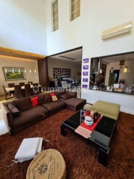 Rumah view danau langka di BGM PIK