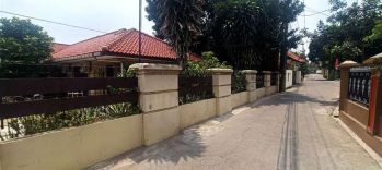 Rumah berhalaman luas dijual Murah di Jl.KH Ahmad Dahlan Kukusan-Depok