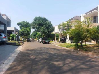 SALAH SATU RUMAH DI LELANG