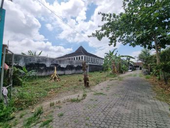 Dekat UGM Jogja Prospek angun Kostan, SHM Pekarangan