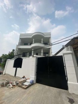Rumah Kos 4 lantai 38 Kamar Terisi Penuh