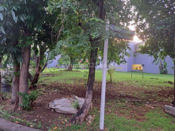 Kavling Hoek Hadap Taman Cluster di Kota Wisata Cibubu