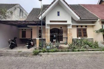 Rumah Siap Huni Dalam Perumahan Akses Mobil Simpangan Dekat Ke Terminal Jombor
