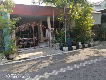 Rumah di Rungkut Menanggal Harapan Hitung Tanah Butuh Cepat Laku