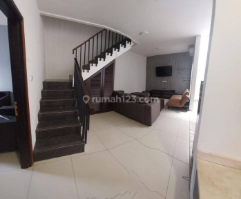 Rumah Nyaman Asri di Setrasari Setraduta Bandung Siap Huni