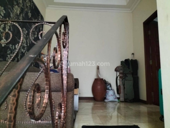 Dijual Rumah di Patal Senayan Lokasi Strategys