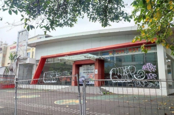 Disewa Gedung Ex. Showroom di Mampang Prapatan Jakarta Selatan