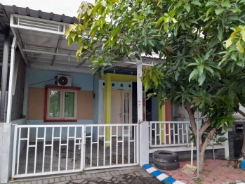 Rumah Dikontrakkan Per Tahun 2KT ber AC, LB80 LT105