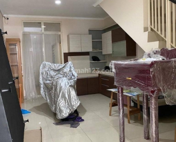 Rumah 2 Lantai Perum Green Lake Cipondoh Tangerang