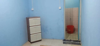 Kos putra kamar mandi dalam