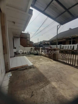 Rumah Bagus Terawat di Komplek Taman Holis Indah 1, Bandung