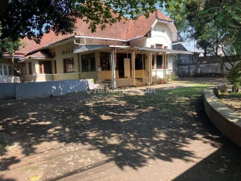 Rumah Jl Riau Raya Bandung. Peruntukan Komersil. Murah