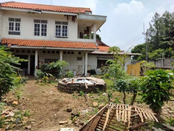 Jual murah di bawah harga njop.tanah bonus bangunan. Strategis.