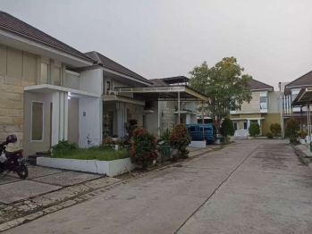 Disewakan rumah di Mahkota Garden jl Satria Bambu Kuning Pekanbaru