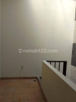 thumbnail-rumah-2-lantai-bagus-unfurnished-11