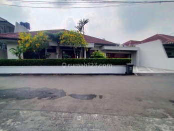 Rumah Bagus Semi Furnished di Jl.teladan Cipete
, Jakarta Selatan