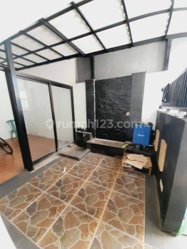 Rumah 2 lantai kondisi bagus harga murah