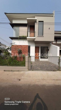 Rumah hook 2 lantai di Griya loka BSD