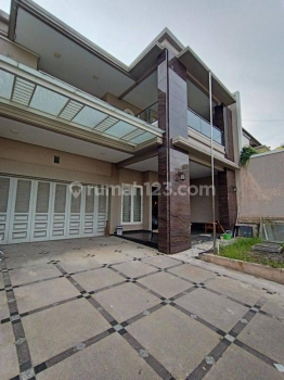 Rumah Bagus di Raya Galaxy Bumi Permai, Surabaya