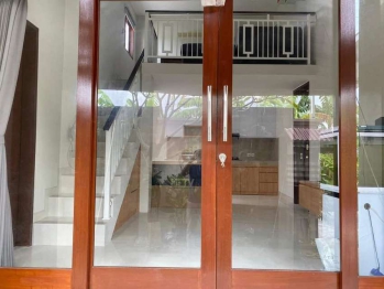 RUMAH MEZANINE MODERN MINIMALIS DI RENON AREA,2BR,SEMI FURNISHED,1.5M