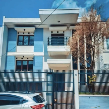 Dijual rumah cantik Di perumahan pondok indah