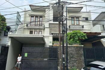 Rumah Senopati Jakarta Selatan 4BR With Pool and Big Garage