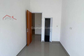 Rumah Ready Dekat Universitas Gundar Kelapa Dua Tugu Cimanggis Depok