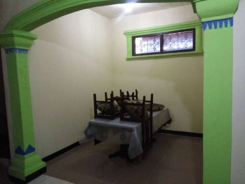 Disewakan Rumah Strategis Bisa untuk Tempat Tinggal, Kos, atau Kantor