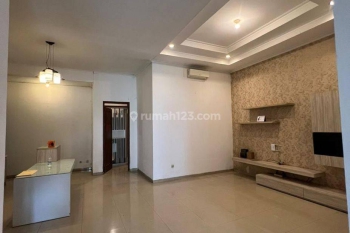 Rent Rumah: Rumah Lux Singgasana