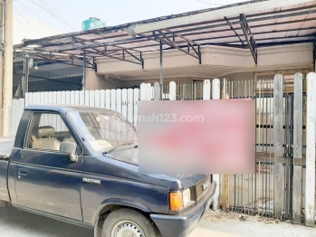 Rumah Tua Lokasi Strategis di Duri Kepa Taman Ratu(DK231)