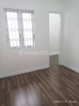 thumbnail-jual-rumah-2-lantai-bangunan-baru-berkelas-4