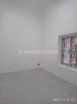 thumbnail-jual-rumah-2-lantai-bangunan-baru-berkelas-7