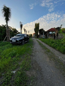 TANAH DEKAT PUSPEM BADUNG LUAS KESELURUHAN 90 ARE BISA BELI 1 ARE