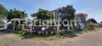 rumah mewah di villa tidar estate. lingkungan asri dan aman