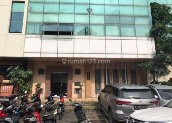 Ruko 3,5 Lantai Untuk Kantor Full Furnish