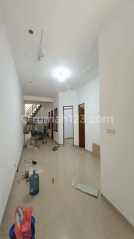 Rumah Sudah Renovasi di Singgasana Pradana, Bojongloa Kidul SHM - Sertifikat Hak