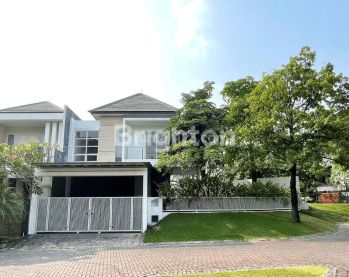 RUMAH MEWAH MINIMALIS DI GRAHA FAMILY