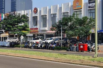Ruko Il Lago Grande Hadap Jalan di Gading Serpong
