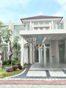 Rumah Grand Pakuwon Minimalis Modern Lingkungan Asri