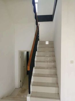 Disewakan rumah Besar di perumahan Kemang Pratama 2 kota bekasi