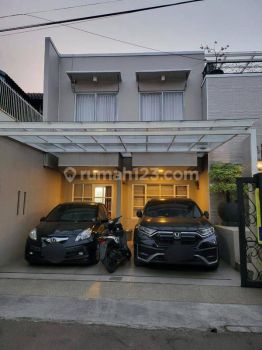 Rumah 2,5lt  dijual di Galaxy Pekayon Bekasi selatan, Etty