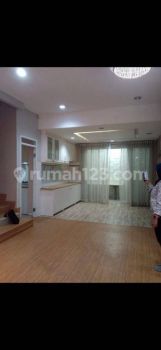 DISEWAKAN RUMAH BUOLBARD  Semi Furnished