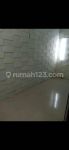 thumbnail-disewakan-rumah-buolbard-semi-furnished-2