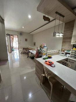 Di jual cepat rumah camar (Pik) 8x20 mtr 3 lt rapi jln lebar