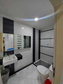 Rumah Pasar Baru Dekat Restoran Sinar Medan Renovasi Rapih